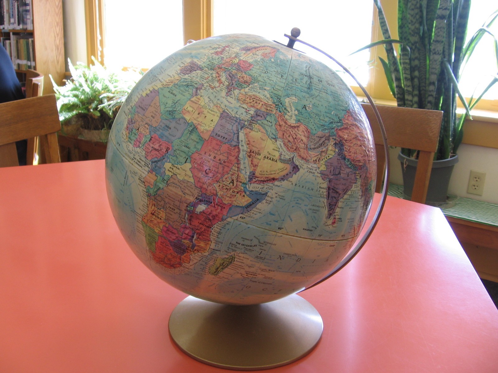 Replogle -  World Nation - Globe w/stand
