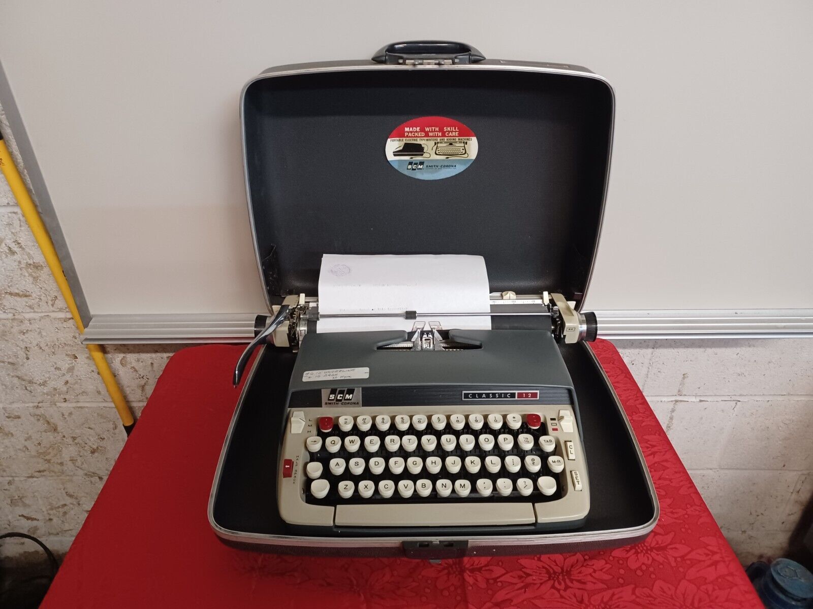 Vintage Smith Corona Classic 12 Typewriter Gray Tan with Hard ...