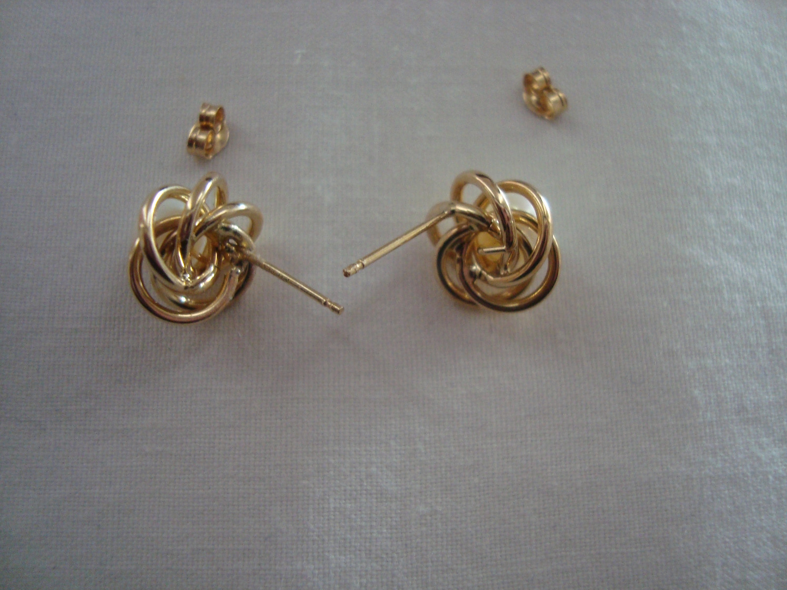 14K Yellow Gold Akoya Cultured White Pearl Stud Earrings Swirl Knot Basket NIB