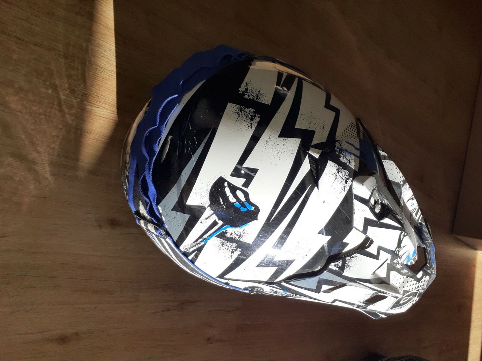 Motocrosshelm Oneal Skull Blau/Weiss