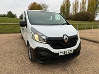 2018 Renault Trafic 1.6 dCi 29 Business LWB Euro 6 5dr (9 Seat) MPV Diesel Manua