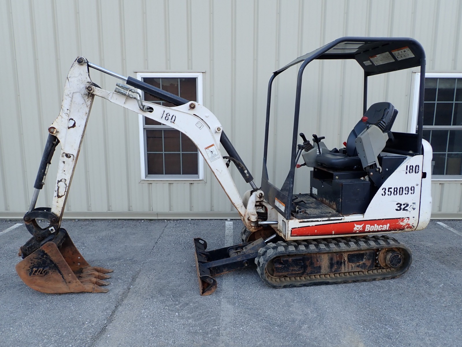 BOBCAT 324 MINI EXCAVATOR, KUBOTA DIESEL 2 SPEED, AUX HYDRAULICS, QUICK COUPLER