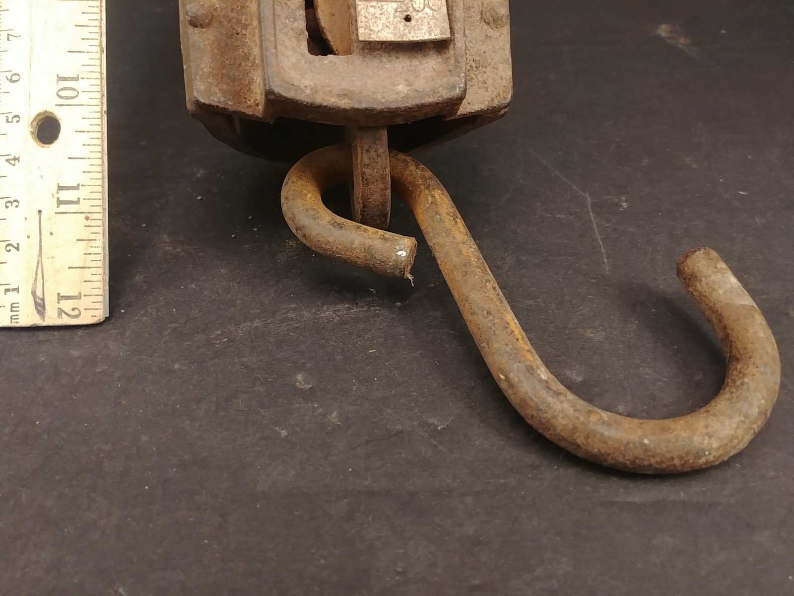 Vintage 200 lb Capacity Lander's Frary Clark Hanging Scale Metal Ring Hook