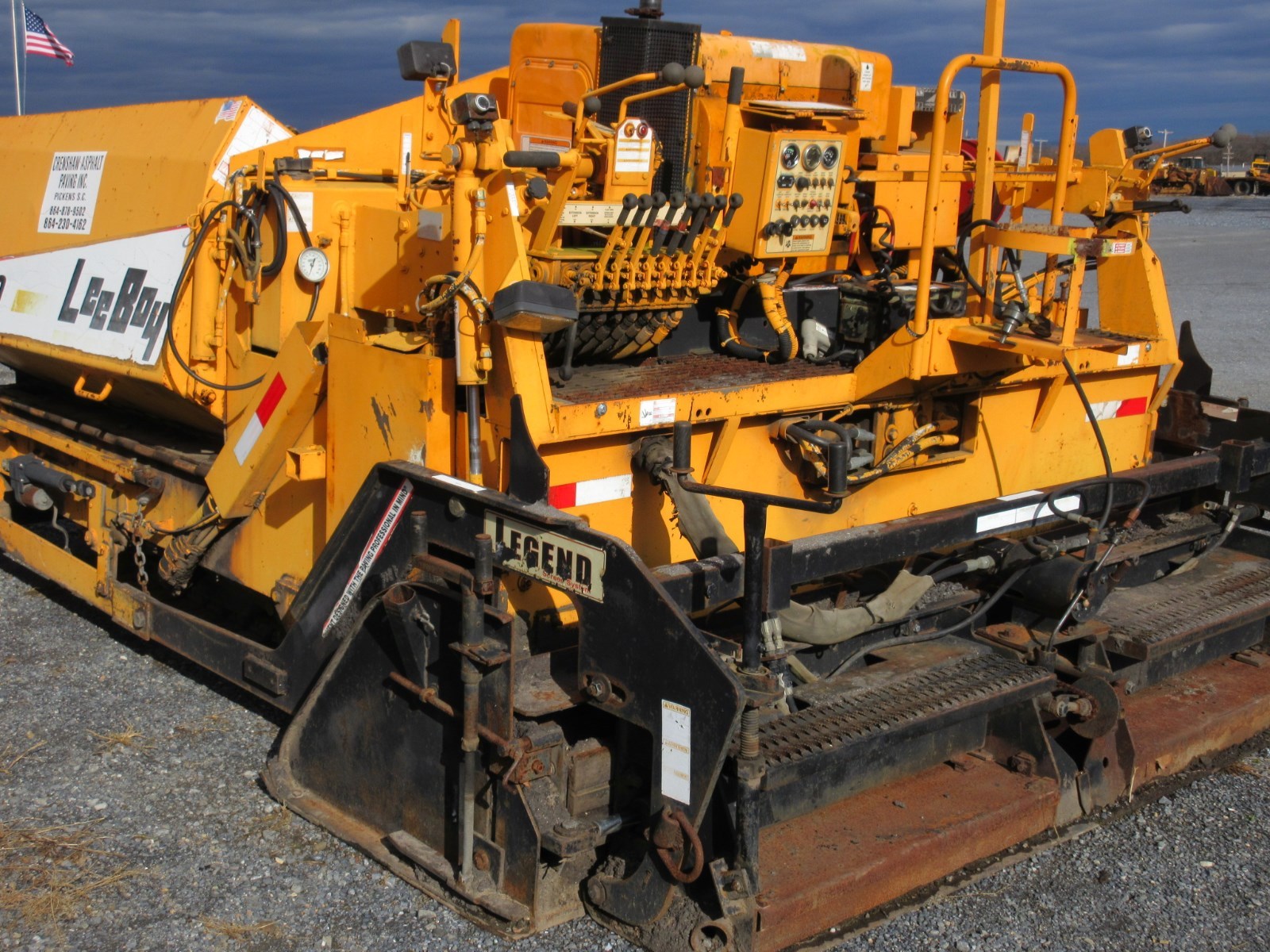 2005 Leeboy L8500T Asphalt Paver, Propane Heat, Hatz Diesel, 8'-16' Legend