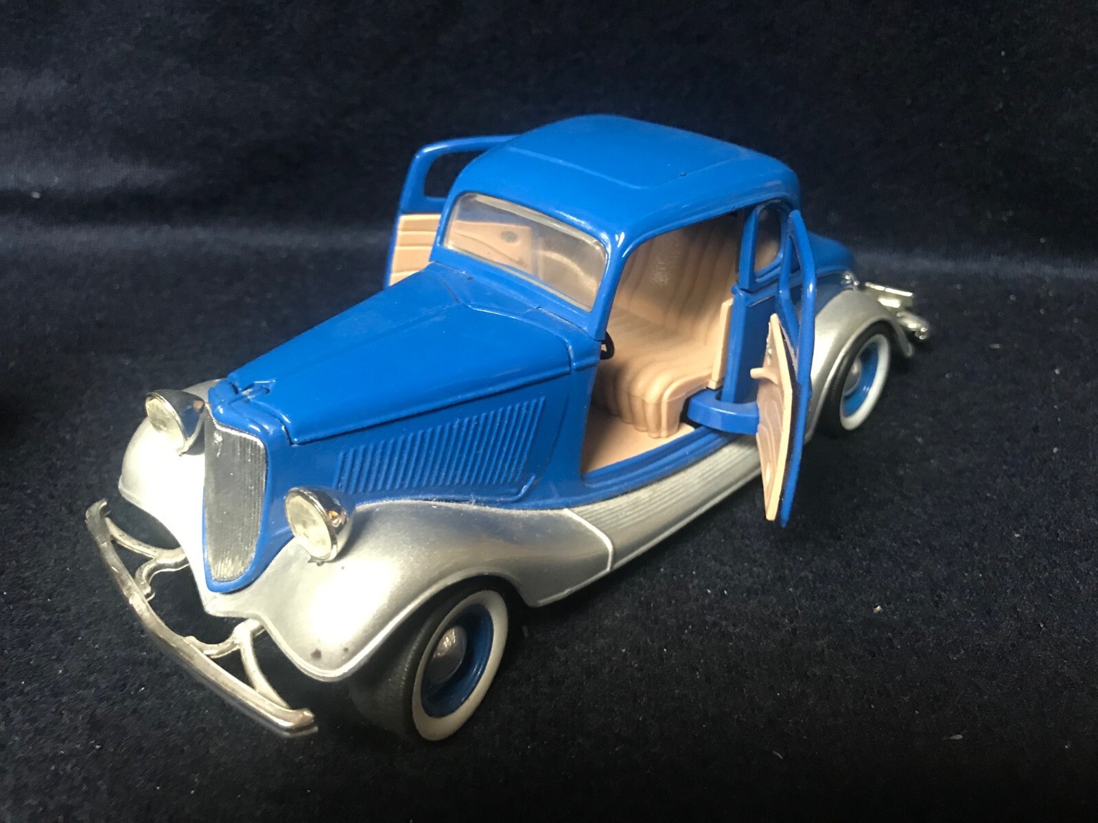 ★ 34 FORD PICKUP ★ 34 フォード トラック ★ 1/18 Model Cars and Trucks 1/24 scale