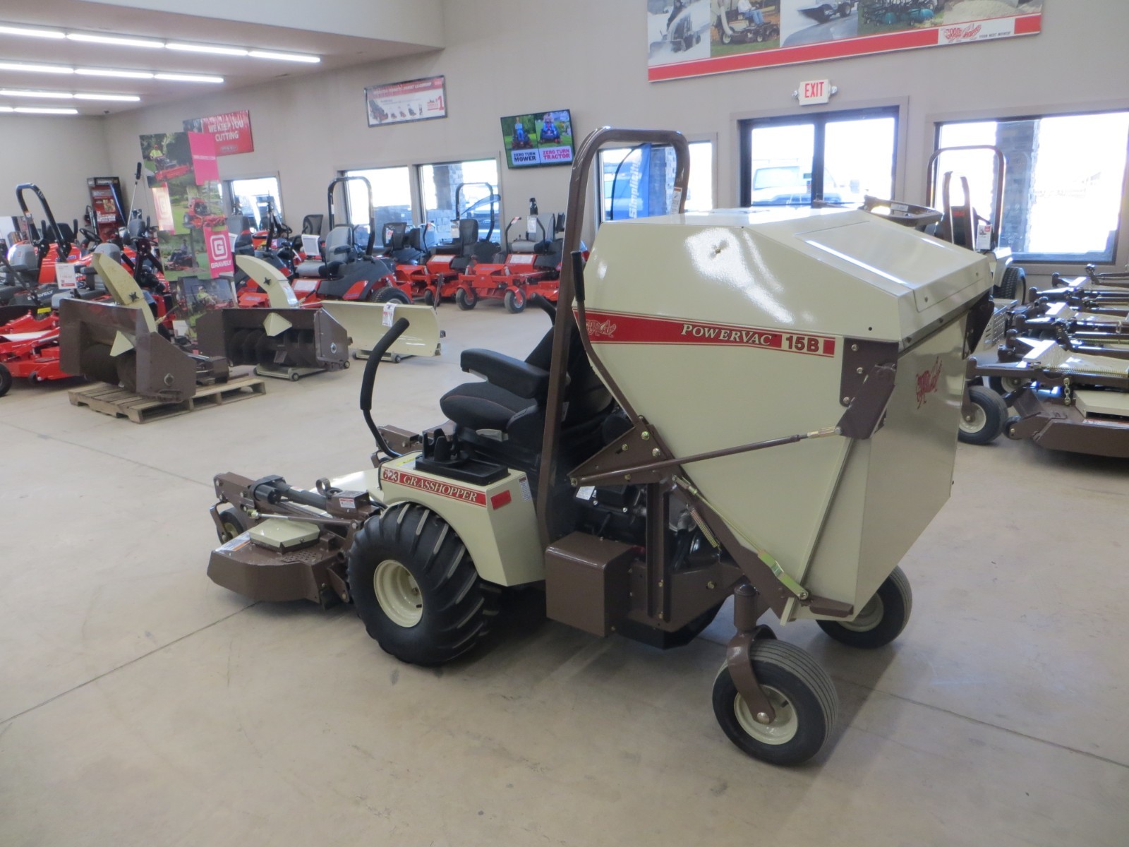 2018 Grasshopper 623T 52'' PF Deck 23HP Kohler Engine Collector Free Shipping