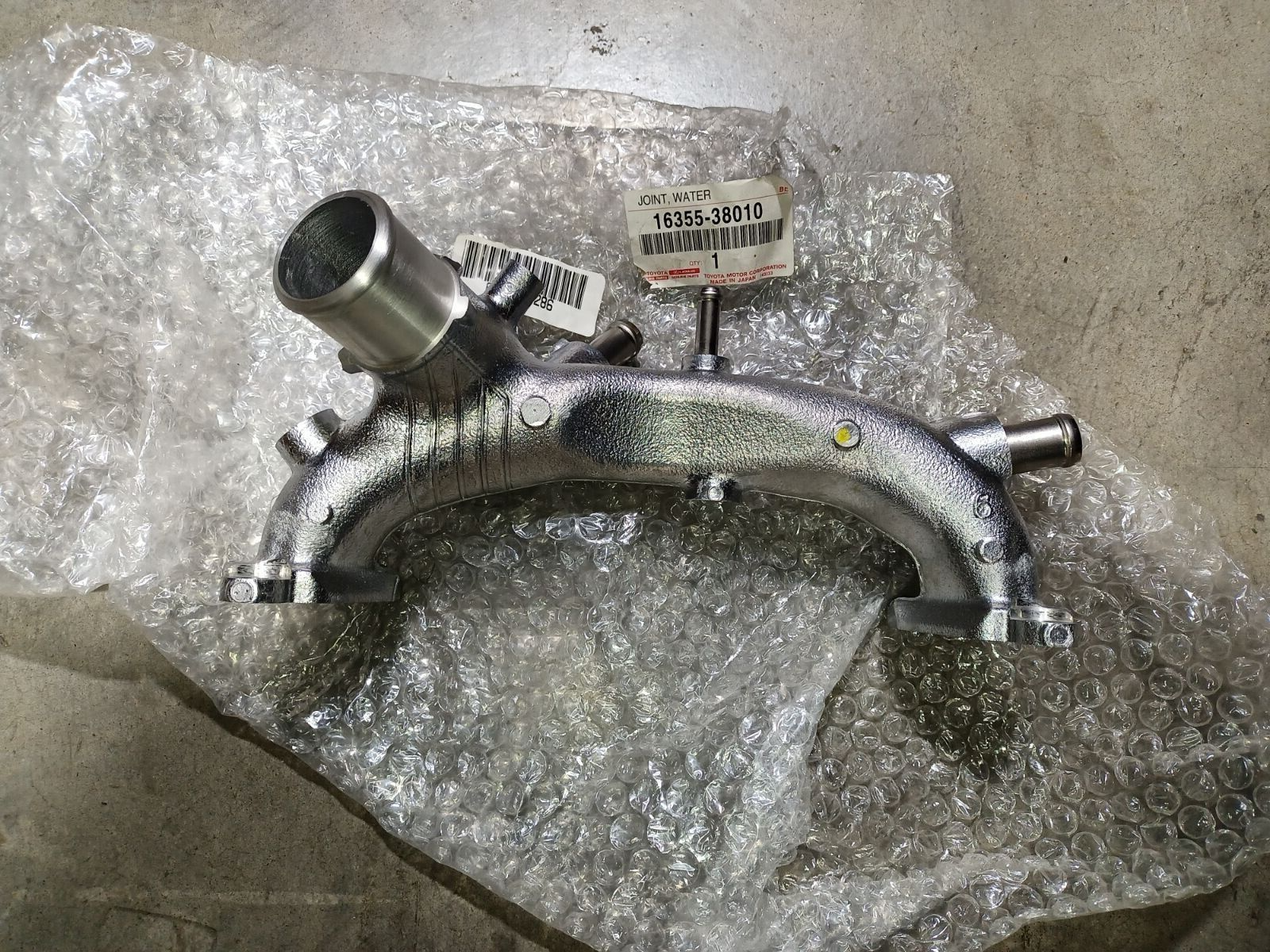 Tuka Toyota Tundra 5.7L Water By-Pass Joint Pipe 16355-38010 2007