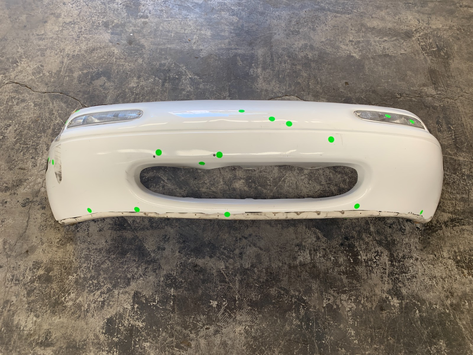 1990-1997 Mazda Miata Oem White Front Bumper Cover W/ Turn Signals