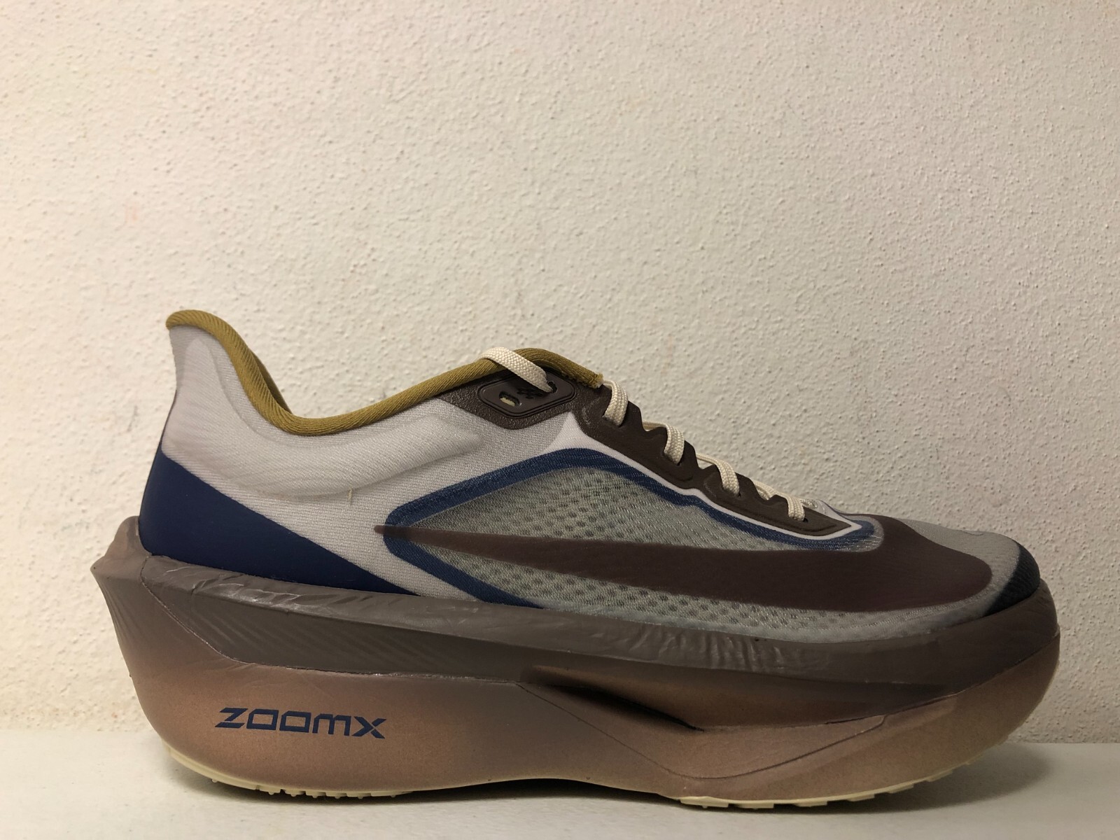 【美品】NIKE ZOOM FLY6 Nike Zoom Fly 6 White Vivid Grape Hyper Pink FN8454-101 US