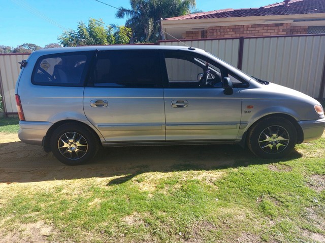 Hyundai trajet 2002