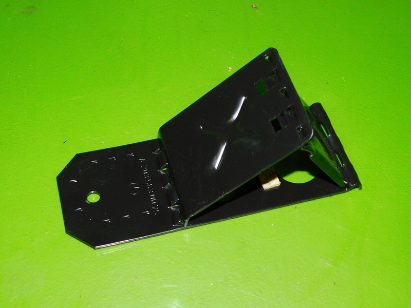 06-11 CLS 550 63 W219 OEM 2035830075 jack wheel chock stop block tool Mercedes
