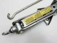 Toyota Urban Cruiser P1 09-14 Wagenheber Toyota Urban Cruiser P1 09-14 21.07.2009 0911112210 gebraucht Vorschau 8