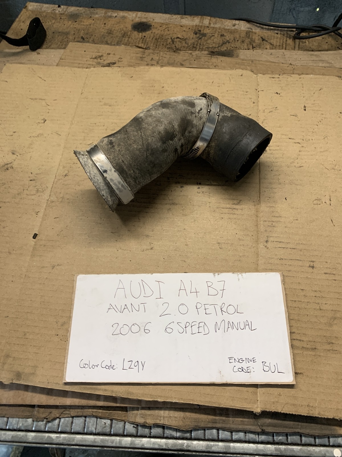 AUDI A4 B7 AVANT 2006 2.0 PETROL UPPER INTERCOOLER TURBO PRESSURE HOSE PIPE