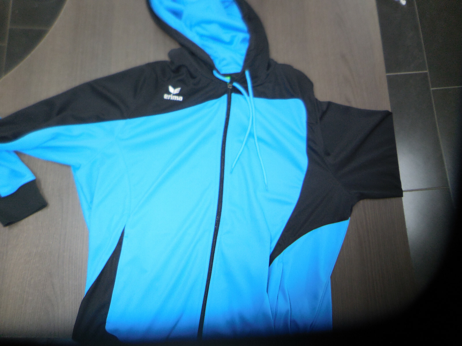 Erima Jacke mit Kaputze Gr. 9 ( XL/XXL ) Artikel 307337 ( Normal Preis 39,99 )
