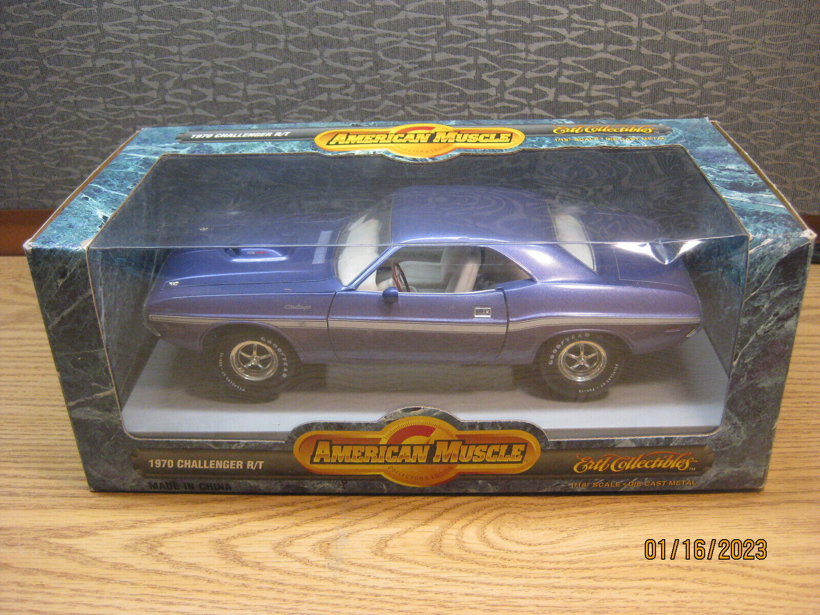 1/18 1970 DODGE CHALLENGER R/T ERTL AMERICAN MUSCLE #7251 1/18 1970 DODGE CHALLENGER R/T ERTL AMERICAN MUSCLE #7251
