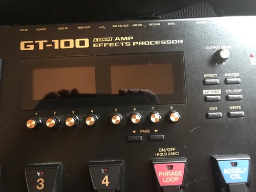 Roland Boss GT100 Guitar Effects Processor