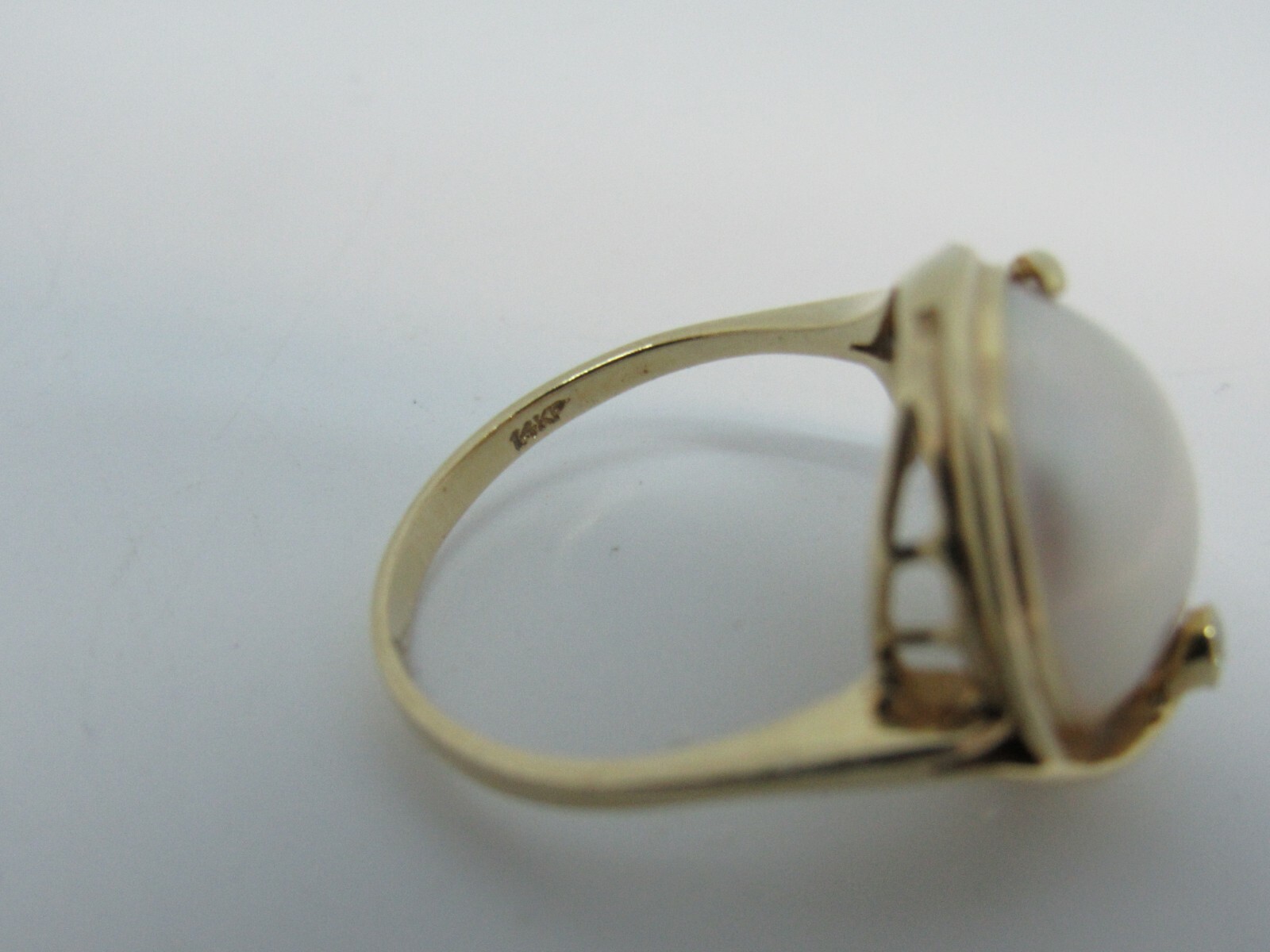 Mabe Pearl Diamond Ring in 14K Yellow Gold. Size 6.5