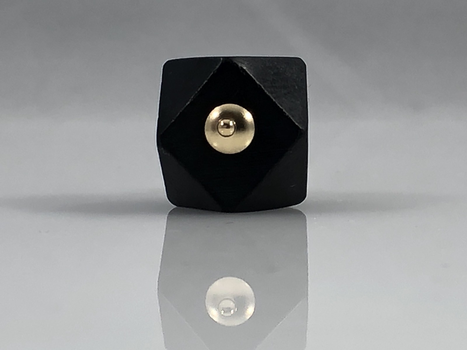 Azabache (10mm) & Coral 14K Solid Gold Jet Protection Pendant, New - Picture 3 of 5
