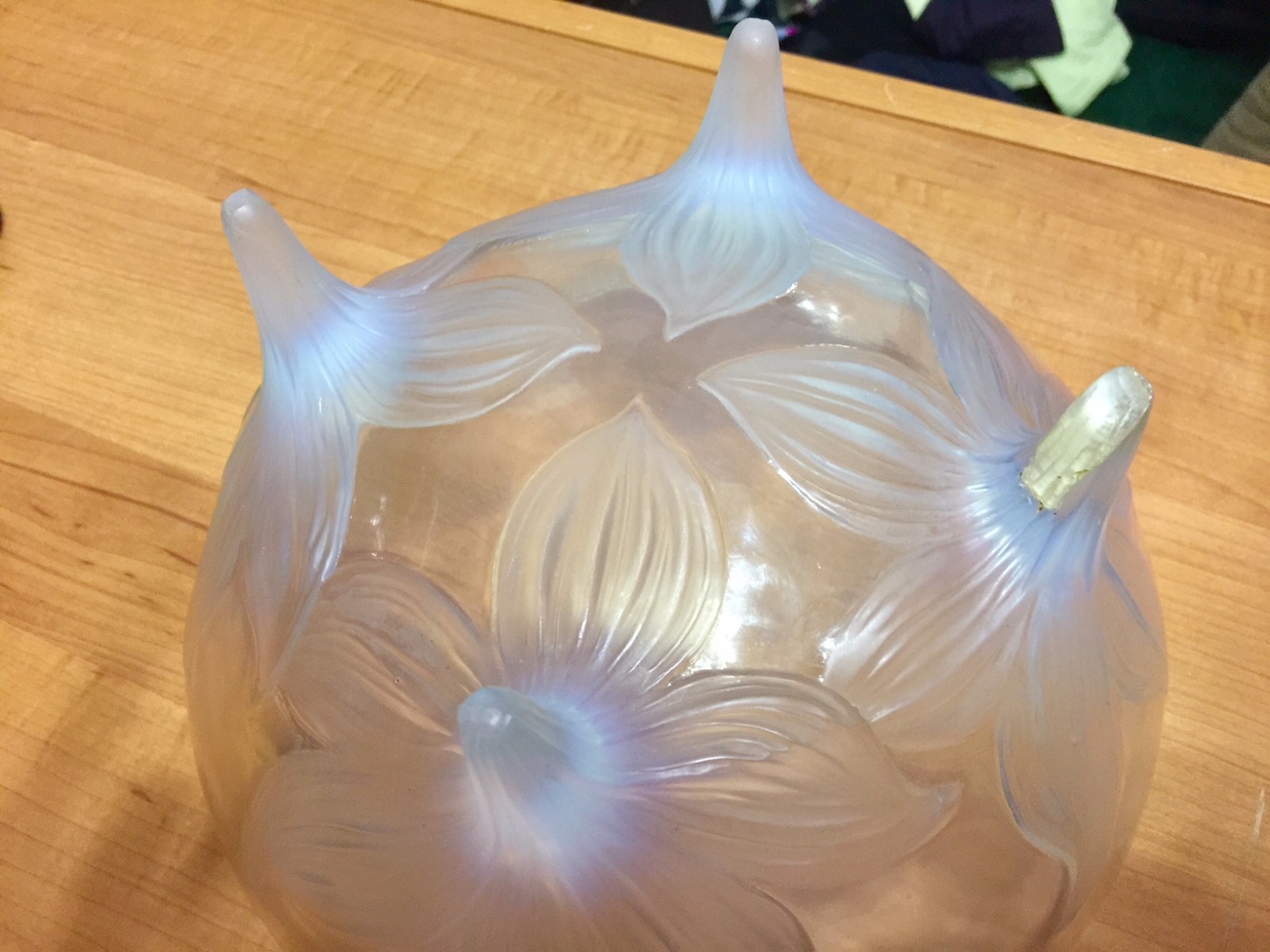 SIGNED & NUMBERED R. LALIQUE OPALESCENT LYS BOWL, CIRCA 1920's (VERY RARE)