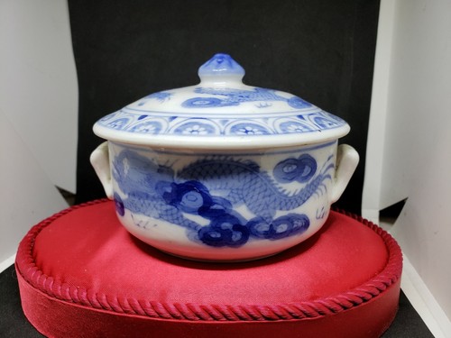 Antique Chinese Bowl With Lid Blue & White