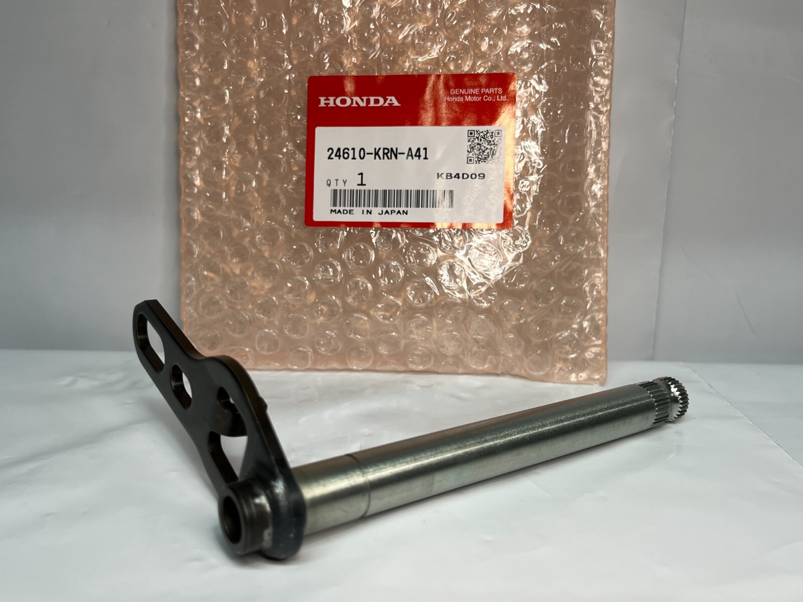 HONDA CRF250R CRF250 CRF 250R ENGINE SHIFT SHAFT SPINDLE , 24610