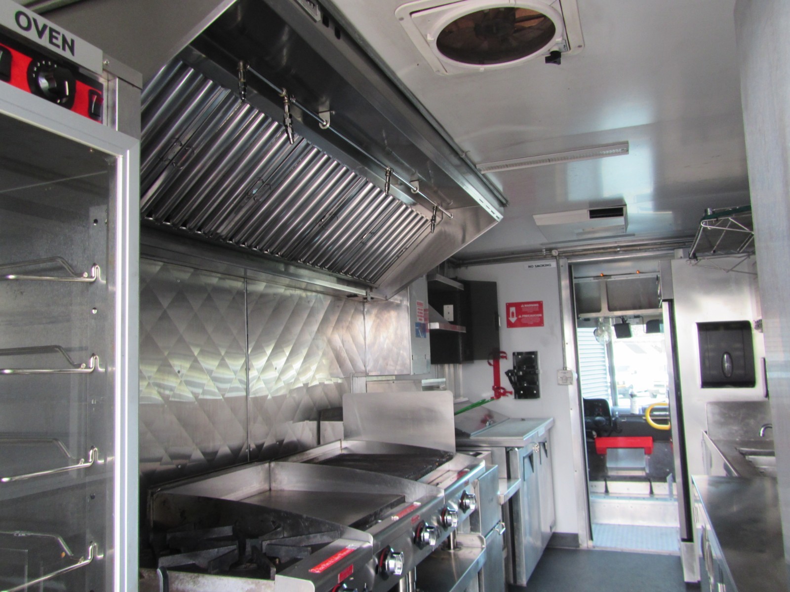 2018 FORD F59 16' 6.8 V10 GAS DETROIT CUSTOM COACH FOOD TRUCK ONLY 9K MILES!