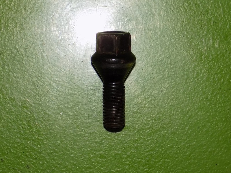 BMW 325i OEM lug nut bolt stud wheel mount ONE of 20