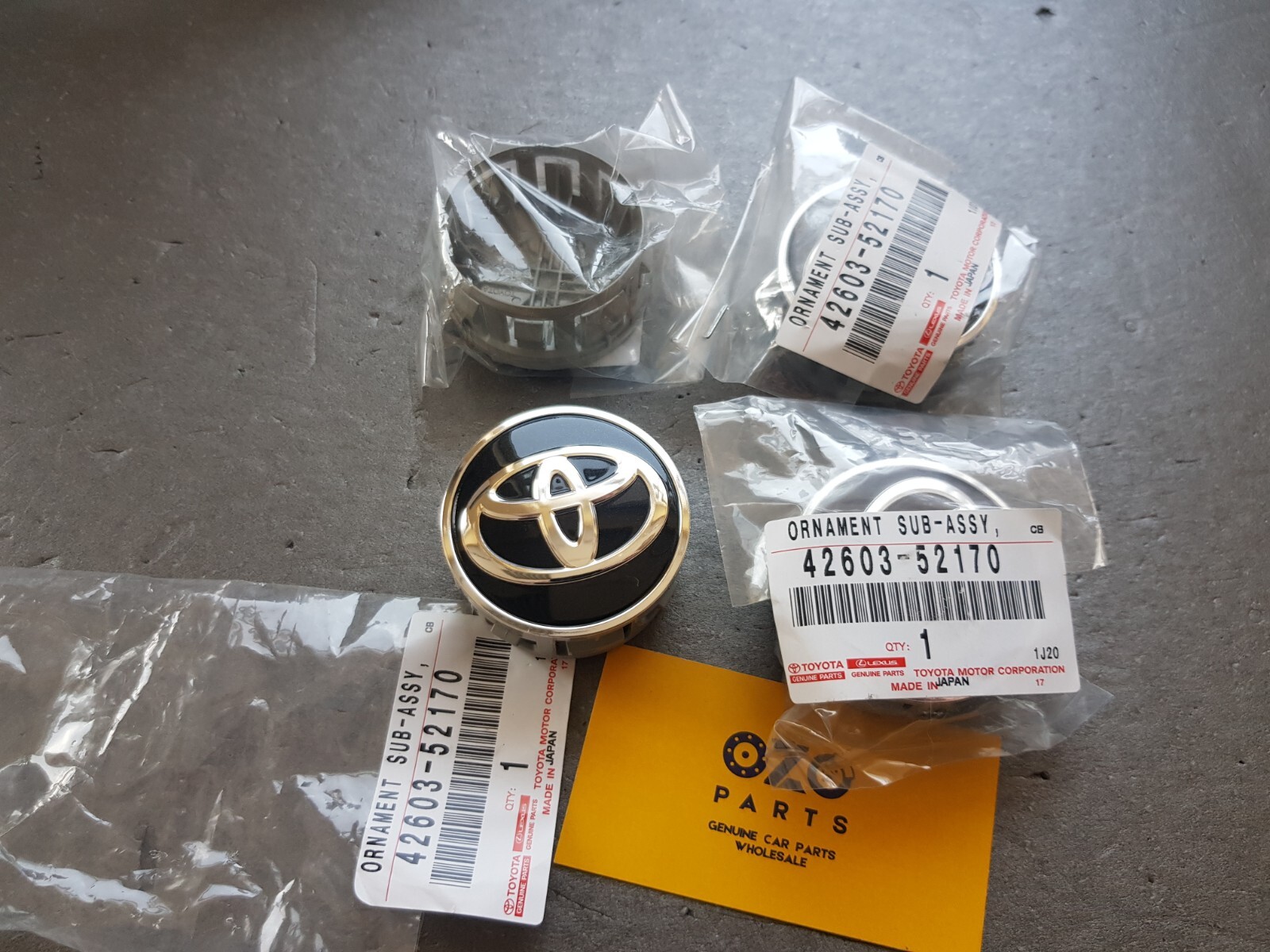 Genuine Toyota Alloy Wheel Centre Caps 42603-52170 Set of 4