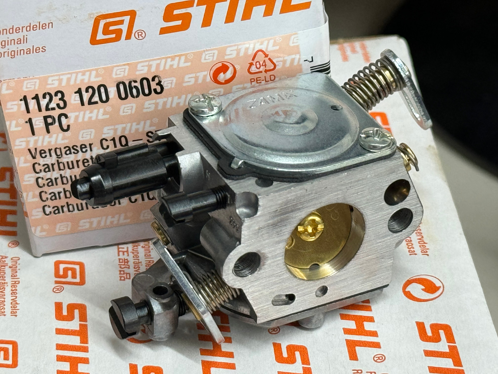 STIHL OEM ZAMA CARBURETOR 1123 120 0603 MS250 MS230 C1Q-S76G : MS 250 230 - Picture 1 of 2