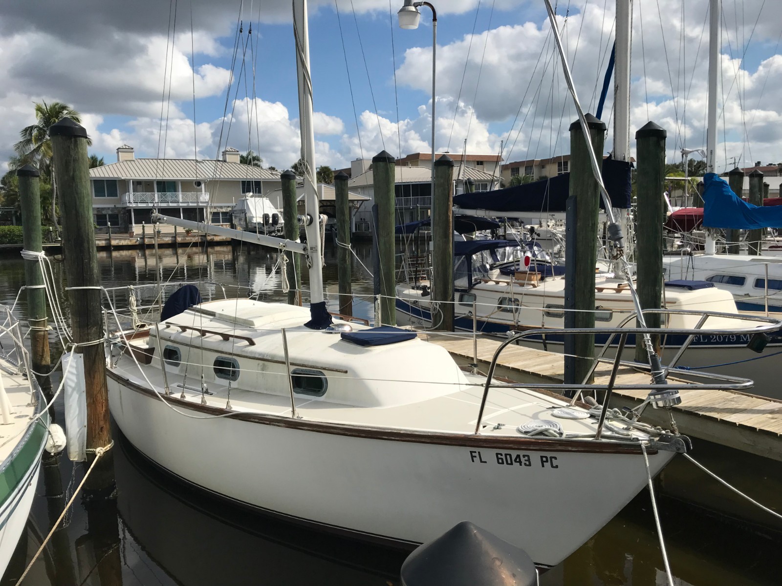 1982 Cape Dory 25' Sailboat - Florida