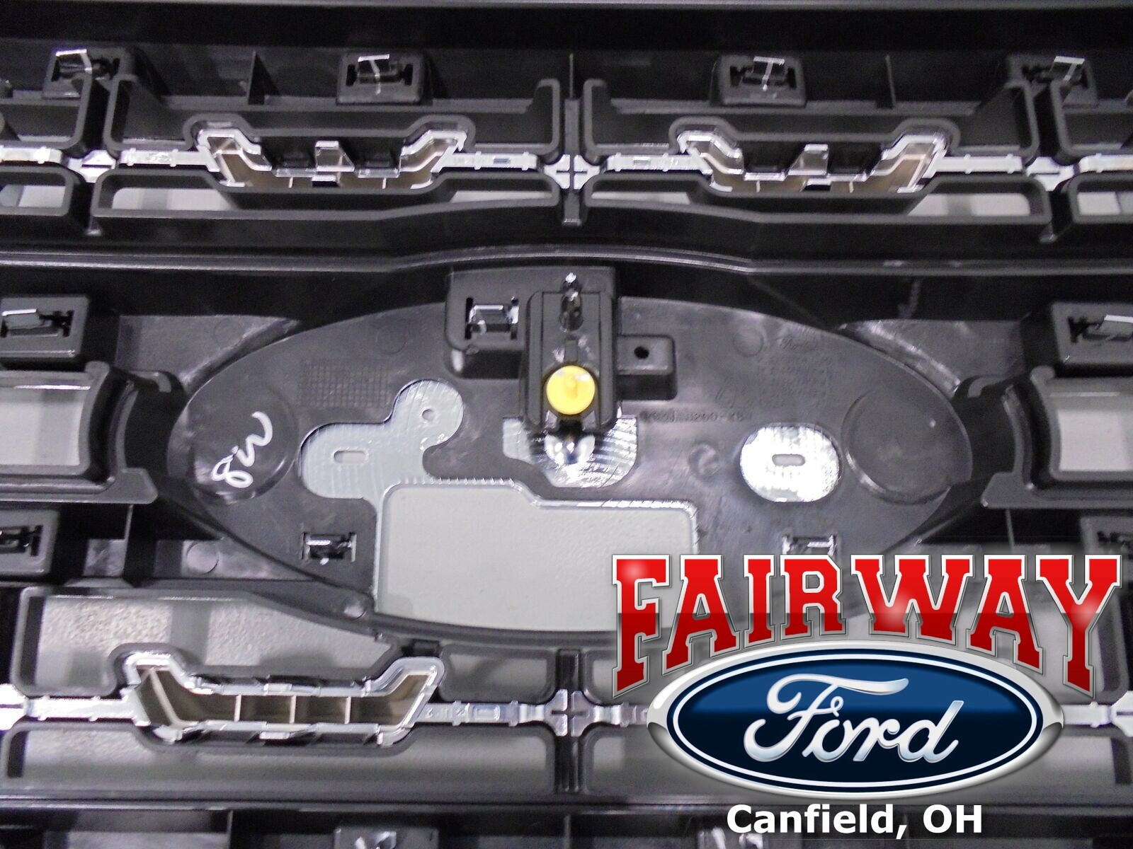 23 thru 24 Super Duty OEM Genuine Ford Platinum Grille Grill PC3Z-8200-EA