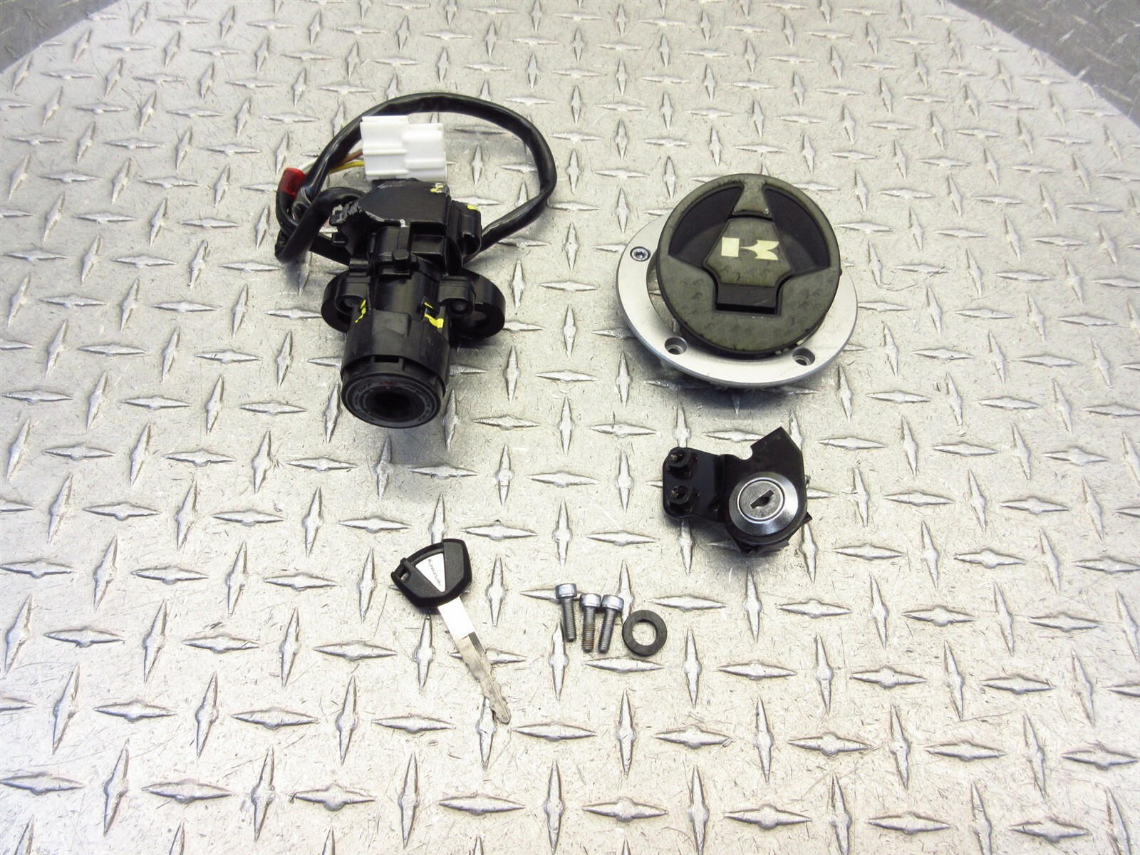 Switch 2017年 Black Ignition Switch with Lock key Set Fit For Kawasaki