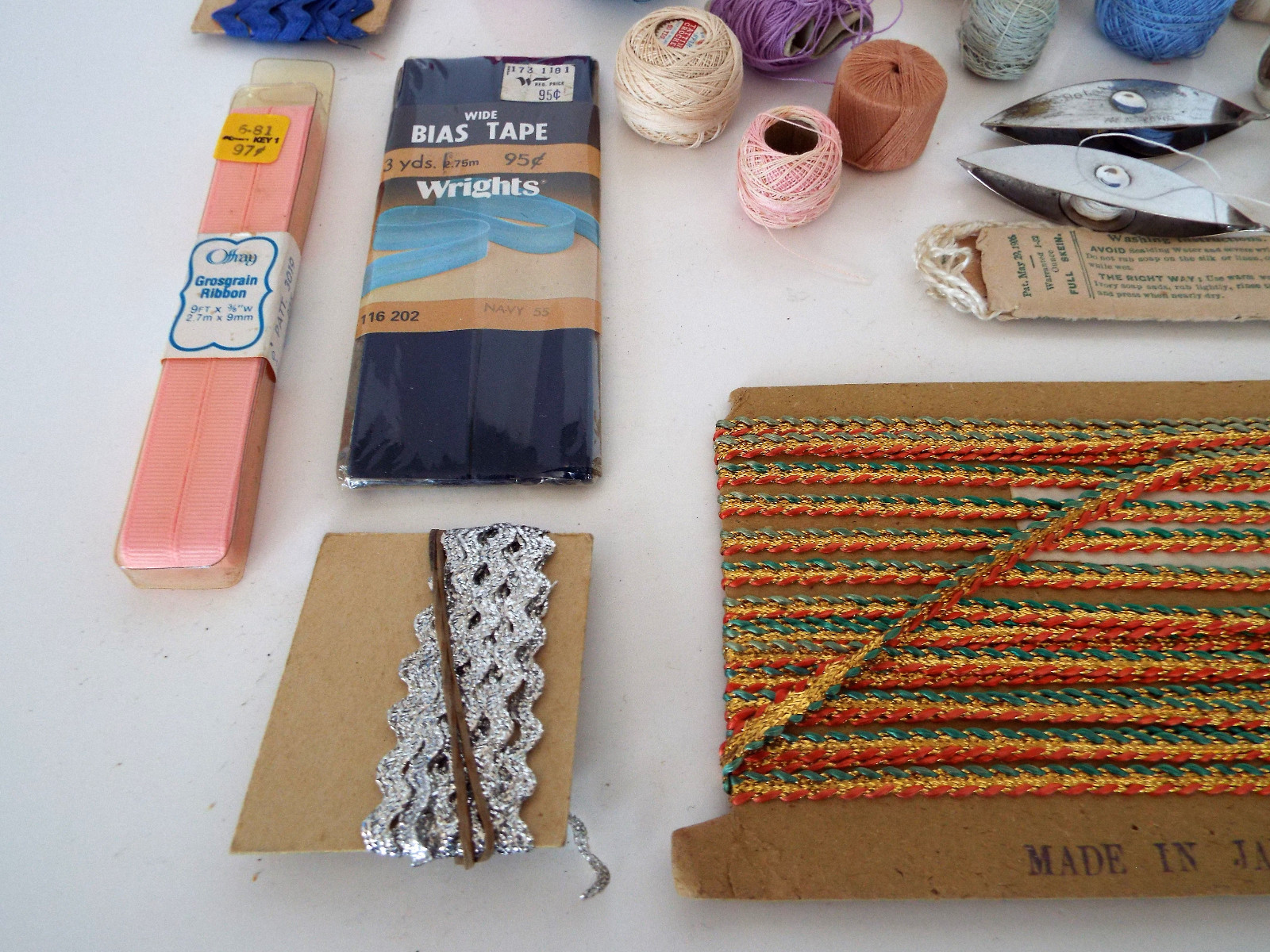 Vintage Sewing Notions 56 Piece Estate Lot Crochet Threads Trims Rick Rack Lace