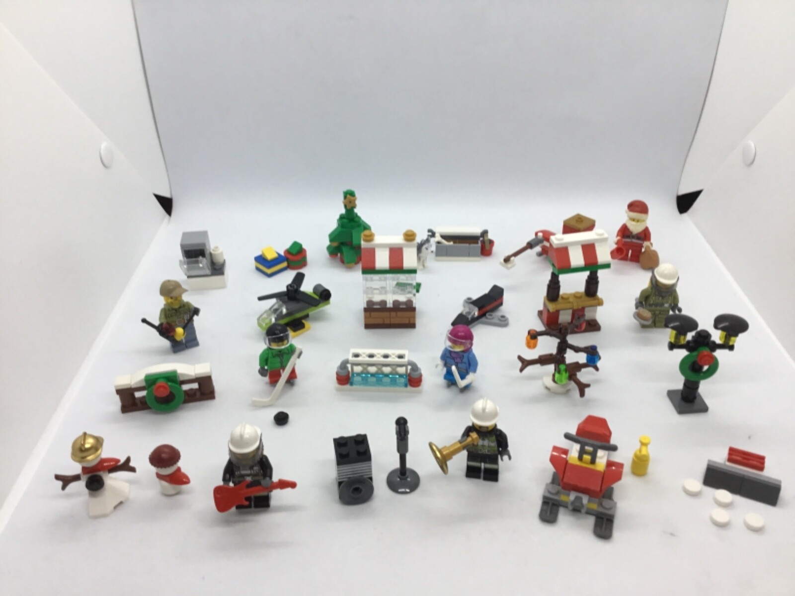 Lego City 60133 Advent Calendar 2016- 24 Sets Including 9 Minifigures-  COMPLETE | eBay
