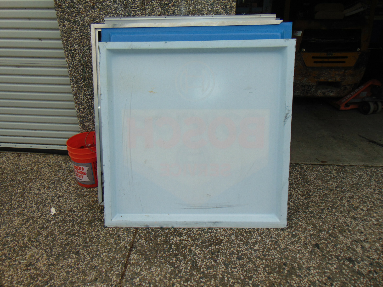 Bosch Service Center Sign - Plastic - 4'x4'
