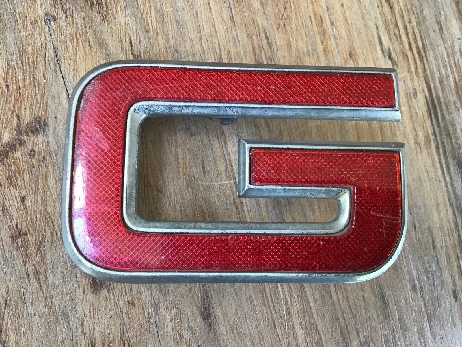 Front Grill logo Camaro 5