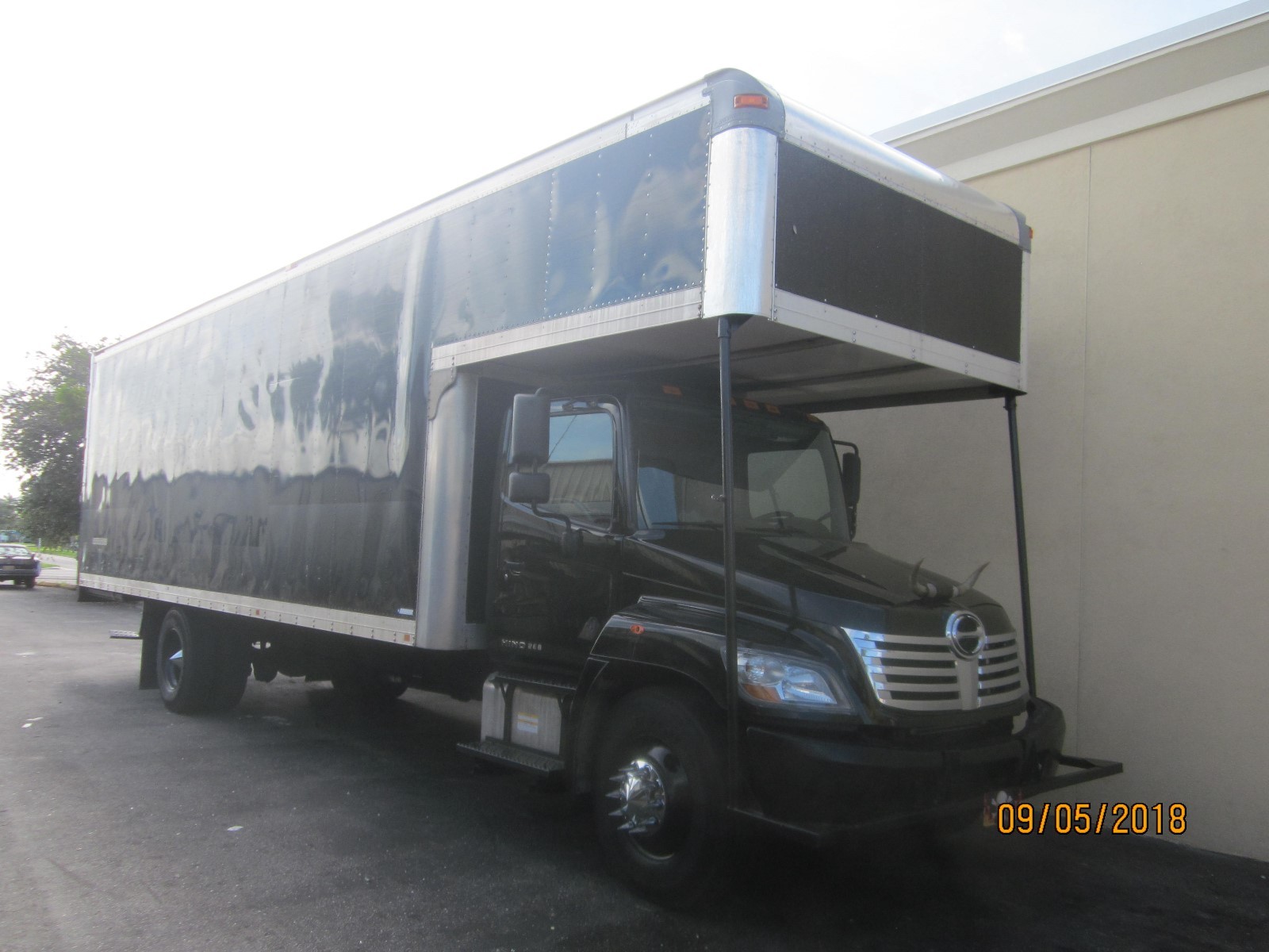 ESTATE LIQUIDATION BUSINESS THRIFT STORE TURN KEY CASH BUSINESS PRIME FL. RETAIL