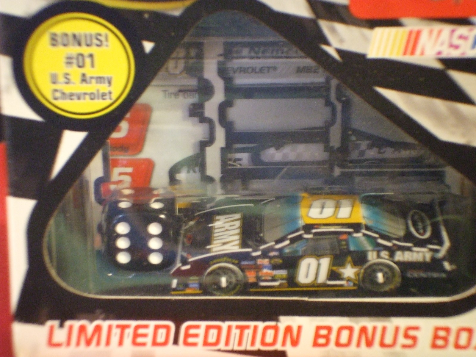 RACE DAY CONSTRUCTIBLE RACING GAME LIMITED EDITION BONUS BOX GREAT GIFT IDEA !!