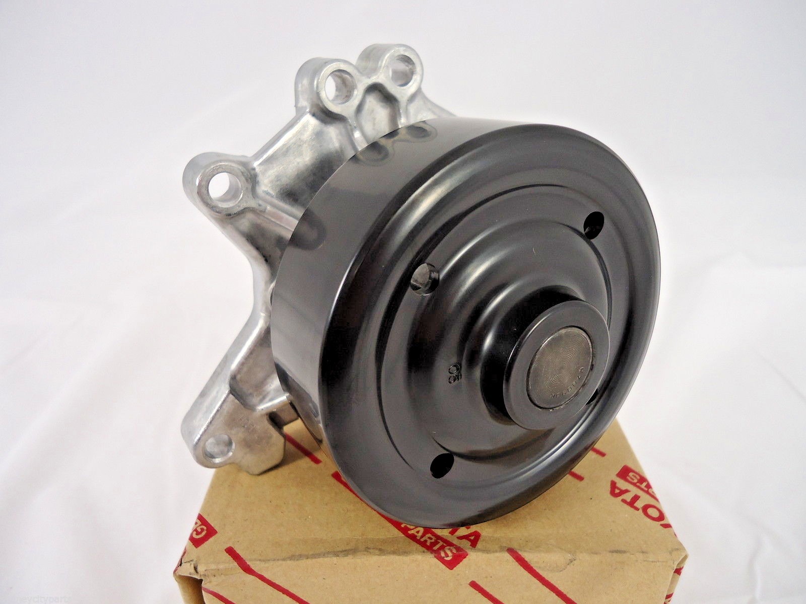 TOYOTA PRIUS HYBRID TAXI WATER PUMP ELECTRIC PRIUS PRIUS C PRIUS V NEW