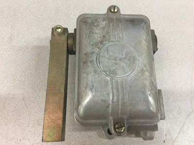 NEW NO BOX JOSLYN CLARK 25AMP 600VAC  PILOT DUTY LIMIT SWITCH BST 22 R
