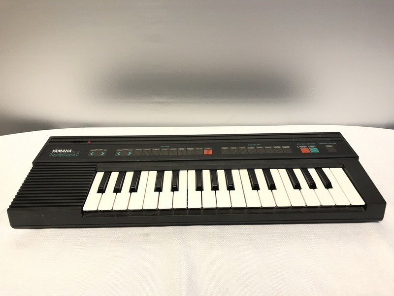 Yamaha Portasound PSS-120 32-Key Synthesizer Keyboard