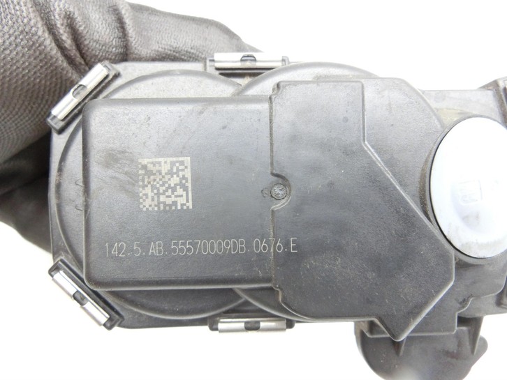 Opel Astra J 12-18 CDTI 1,6 81KW B16DTL LVM Drosselklappe Opel Astra J 12-18 31.08.2015 55491244 55570009DB gebraucht Bild 4