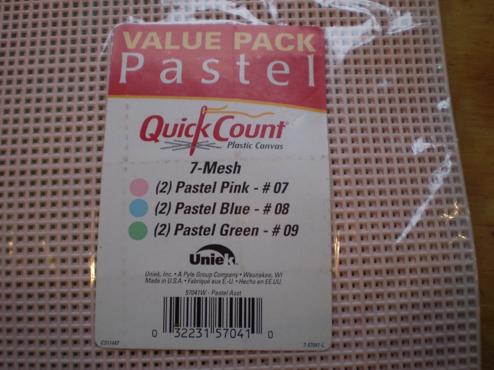 Uniek 7-Mesh Plastic Canvas Sheets~6 Pcs~ 10.5