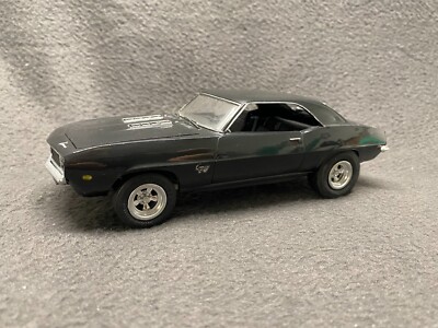 1969 Chevy Camaro SS Pro Built 1/25 Custom Detailed Trim Hot Rod 70's Style