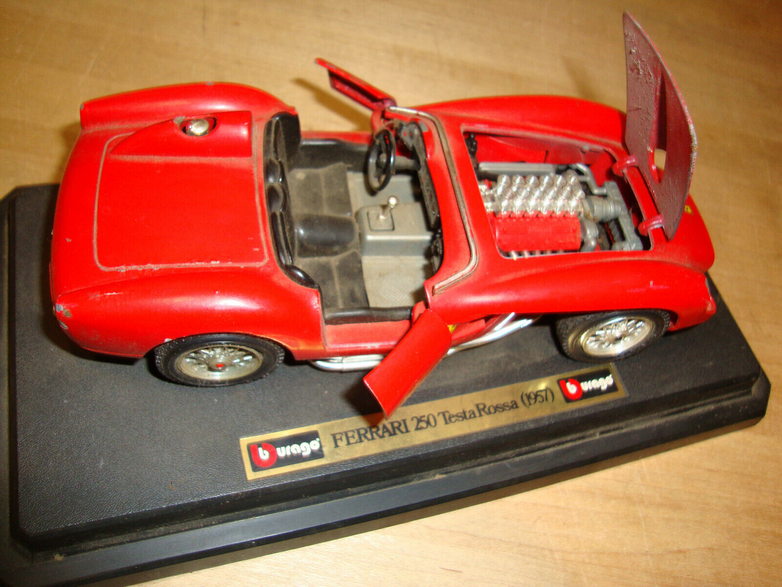 Vintage 1957 FERRARI 250 TESTA ROSSA 1:24 Bburago Burago Vintage 1957 FERRARI 250 TESTA ROSSA 1:24 Bburago Burago