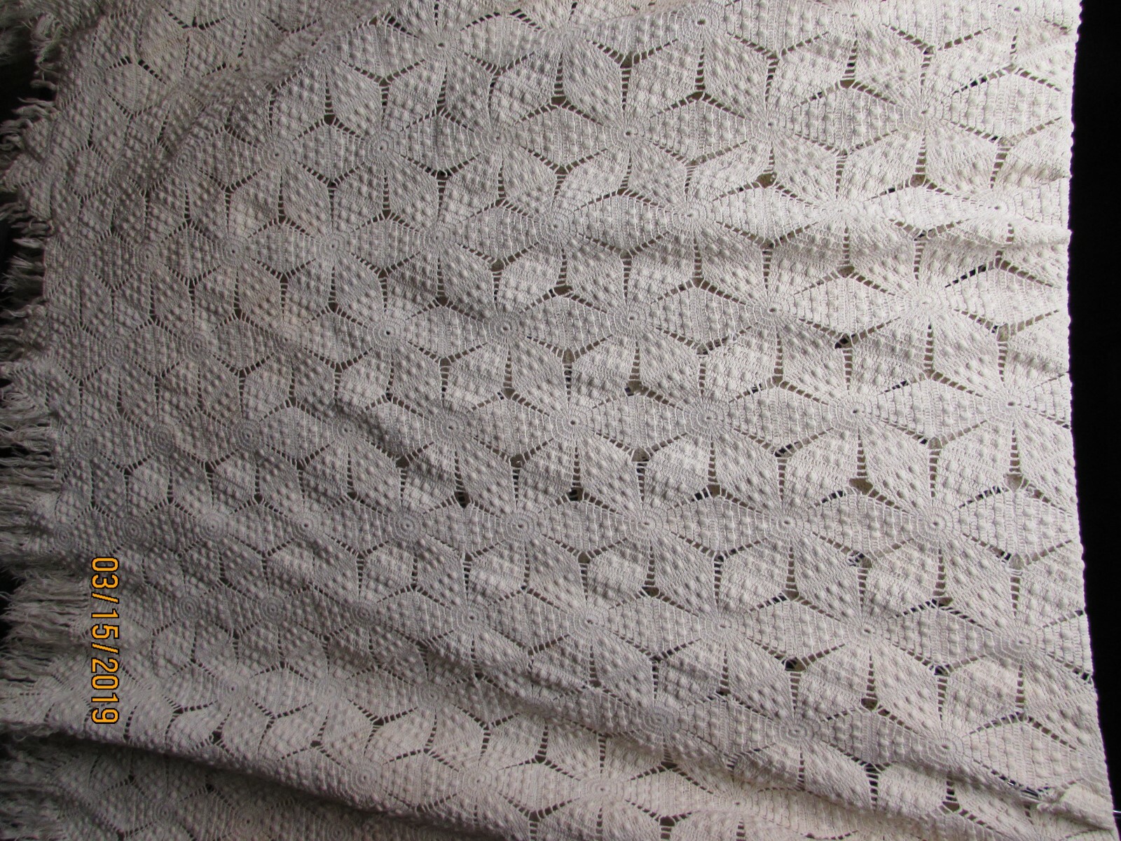 LARGE ANTIQUE HAND CROCHETED BED SPREAD DIAMOND STAR PATTERN 100X80 INCHES