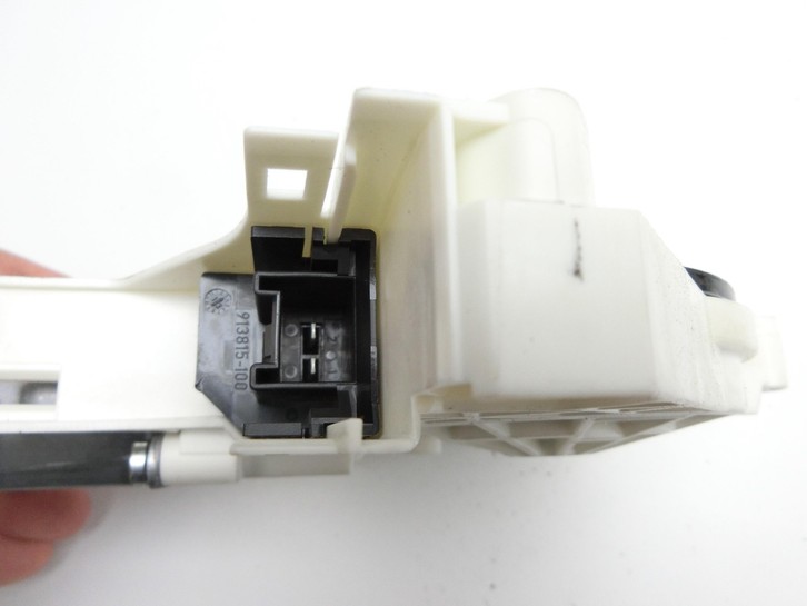 Audi Q3 8U 11-14 Fensterhebermotor Rechts Hinten Audi Q3 8U 11-14 25.04.2013 8K0959812A gebraucht Bild 4