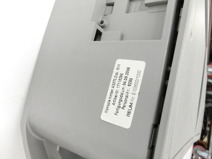 Opel Zafira B 05-11 Ablagefach Staufach Fach Konsole Hinten Opel Zafira B 05-11 02.11.2006 9003600 1711829E gebraucht Vorschau 3