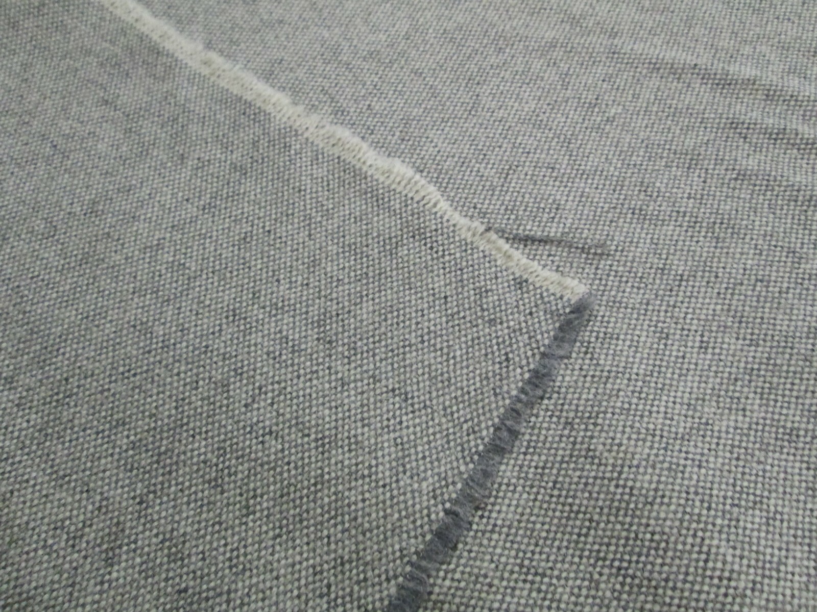 2 & 1/3 YARDS X 54 INCHES WIDE OF A WOVEN GRAY AND WHITE UPHOLSTERY FABRIC NO BA