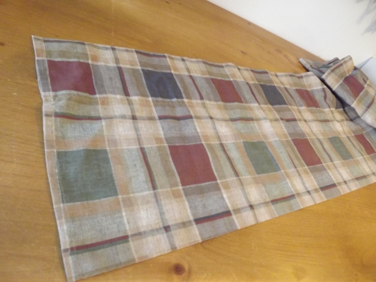 PLAID BLOUSON VALANCE 70W X 14